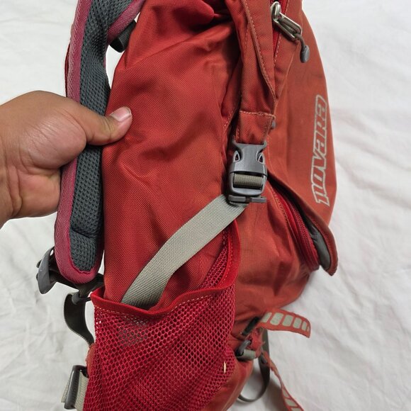 Novara MainLine Red Cycling Backpack Travel Outdoors Camping Hiking Casual - Picture 13 of 13